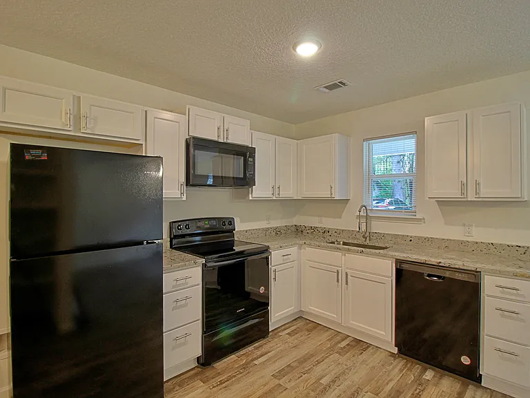 14017 Cecil Nobles Hwy #B — Photo 10