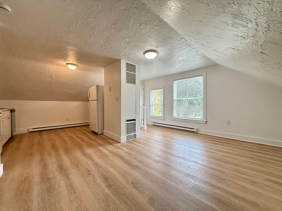 Living Room/Kitchen