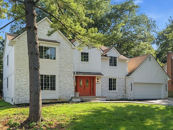 2nd image of 869 Bluff Ridge Dr