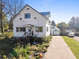 124 W Cedar St, Gillett, WI 54124