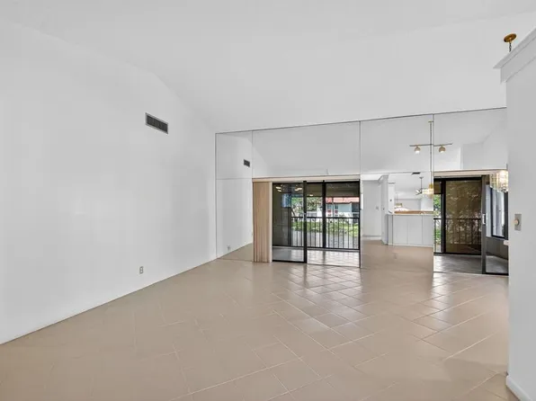 10631 OCEAN PALM Way #202, Boynton Beach, FL 33437
