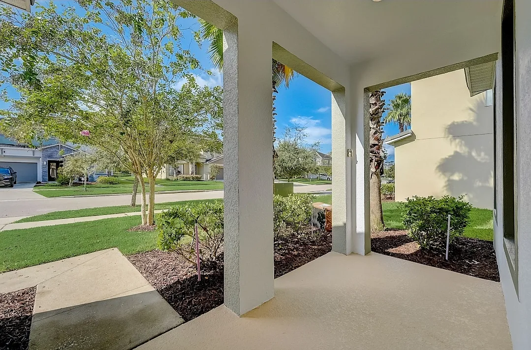 5 bed, 3042 sqft, $3,692 — Photo 4