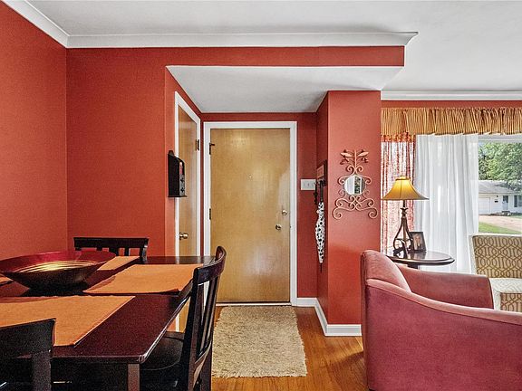 5th image of 7439 Rockwood Dr