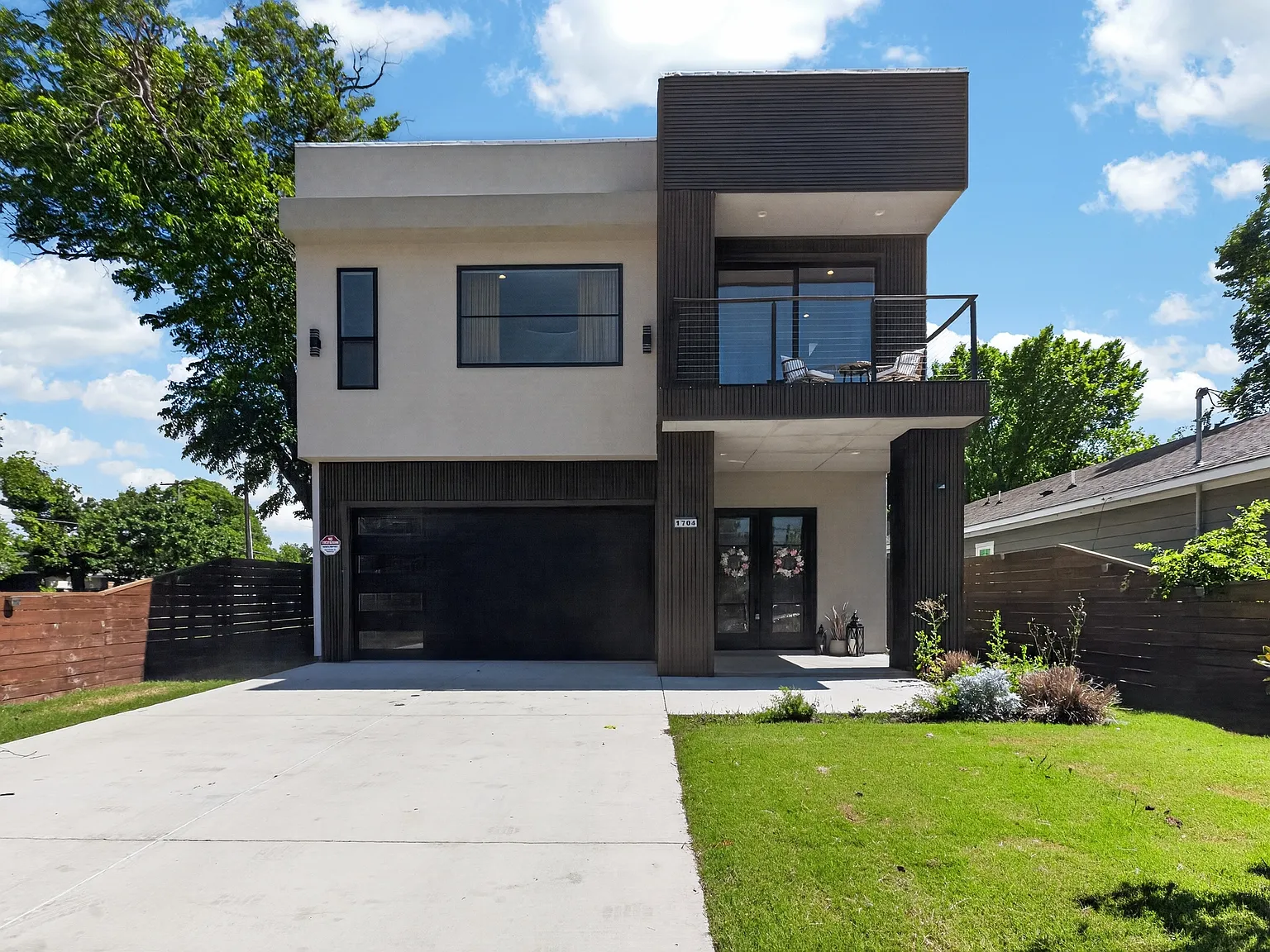 4 bed, 3.5 bath, 2878 sqft, $4,499 — Photo 2