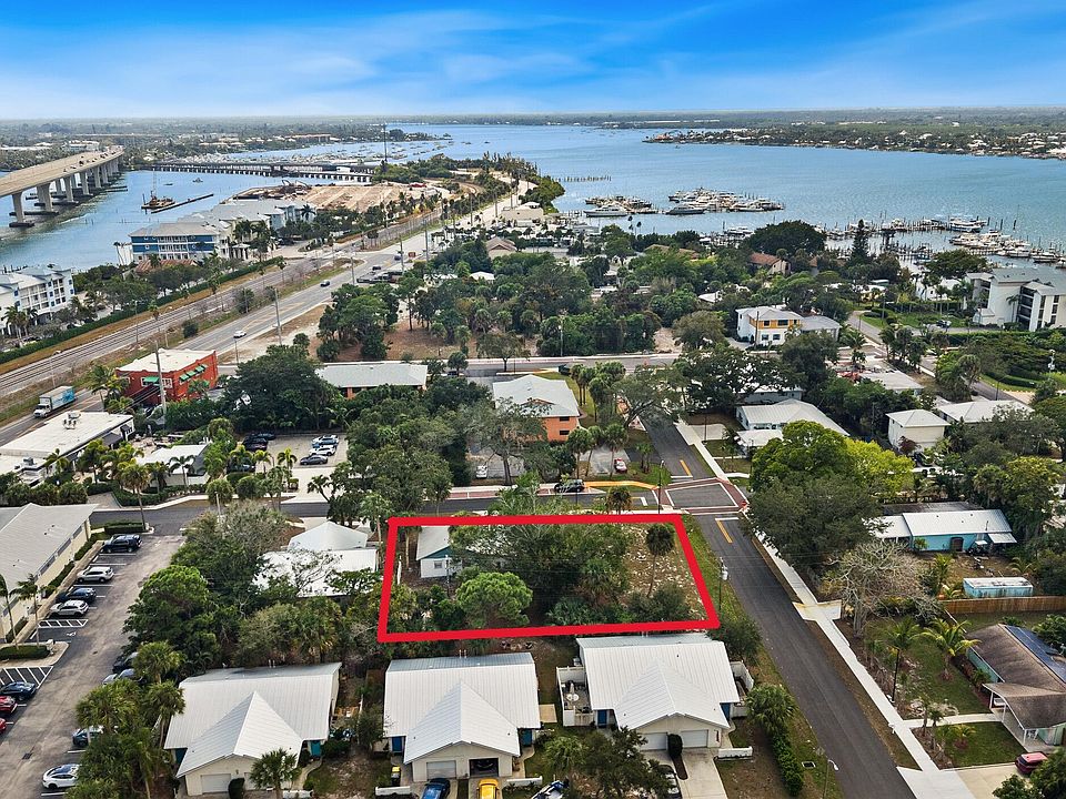 1st image of 621 NW Australian Street