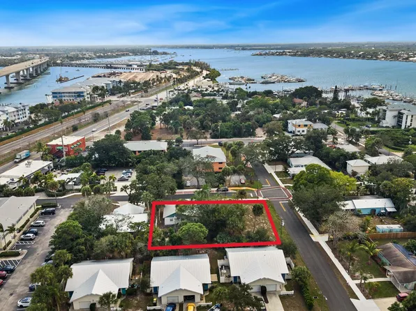 621 NW Australian Street, Stuart, FL 34994