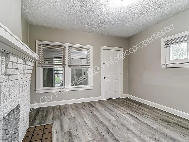 1267 Wilson Ave — Photo 6