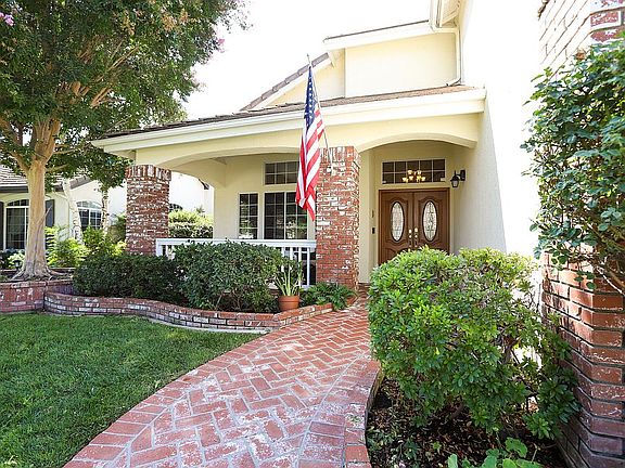 3rd image of 32093 Camino Seneco