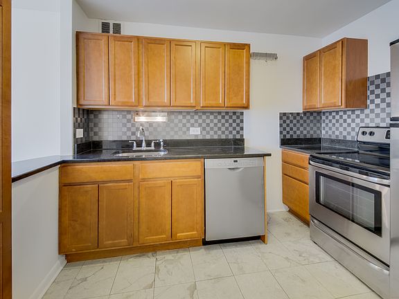 Kitchen with dishwasher
