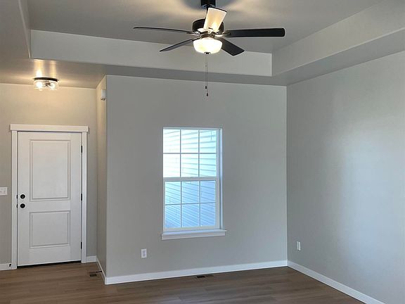 5th image of 506 Laramie Dr