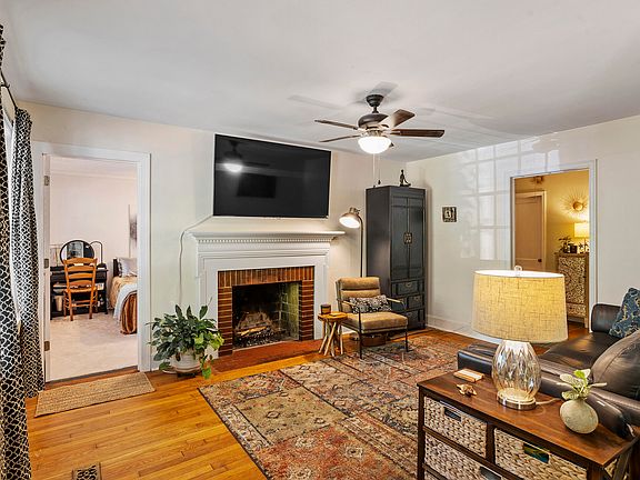 5th image of 2402 Shenandoah Ave