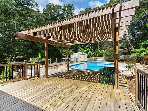 5th image of 226 Cumberland Dr
