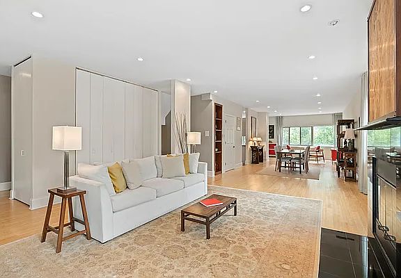 2nd image of 1400 5th Ave APT The2