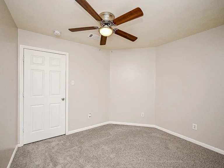 6127 Yorkglen Manor Ln — Photo 14