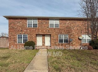 743 E Kings Carriage Blvd, Nixa, MO 65714