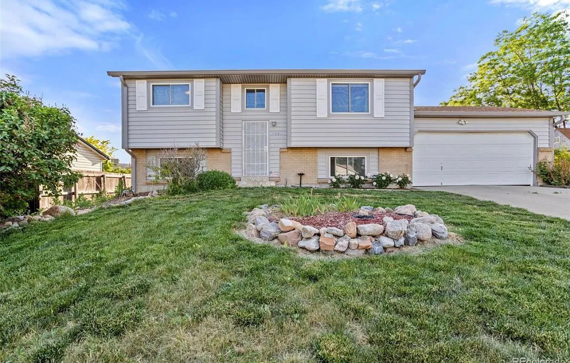 2 bed, 800 sqft, $1,800 — Photo 1