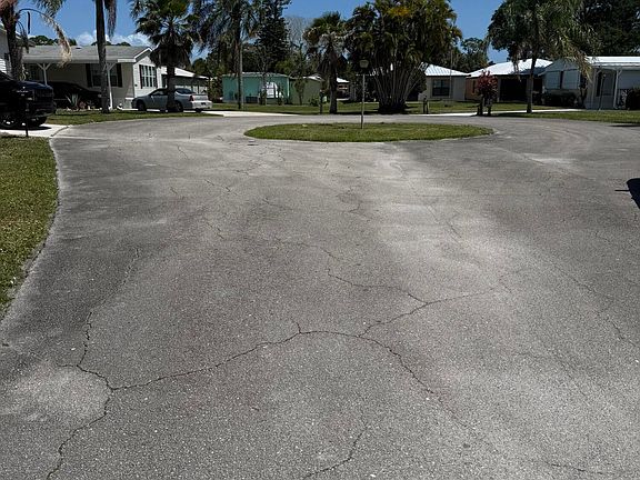 4th image of 14 SE Hildalgo Lane