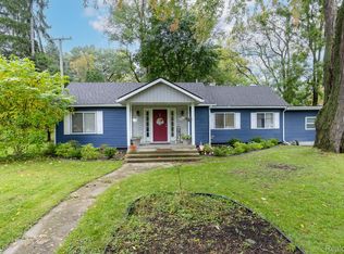 2785 Buick Ave, Waterford, MI 48328