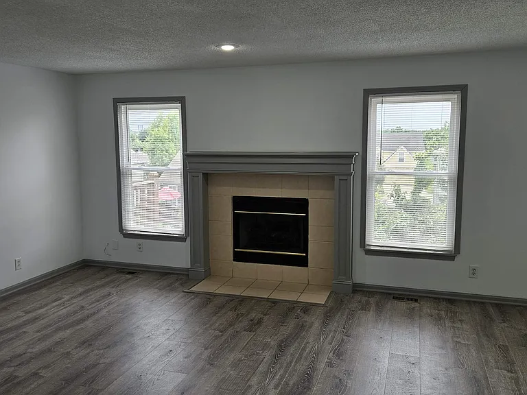 17641 W 111th Pl — Photo 6
