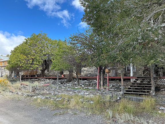 3rd image of 23 N Canyon St