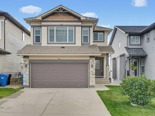 71 N Pantego Way NW, Calgary, AB T3K 0C3