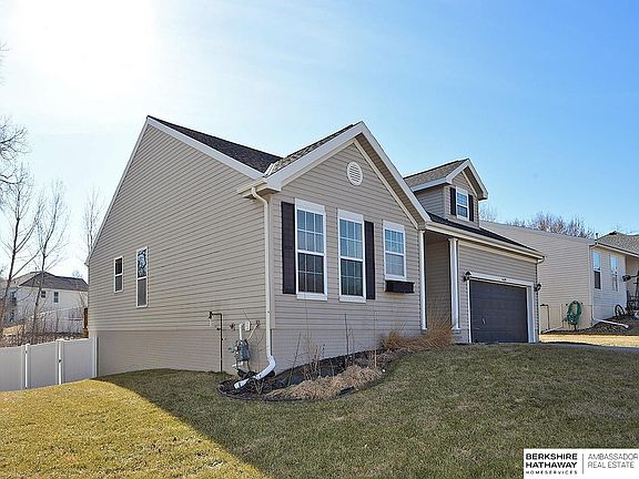 2nd image of 1409 N 208th St
