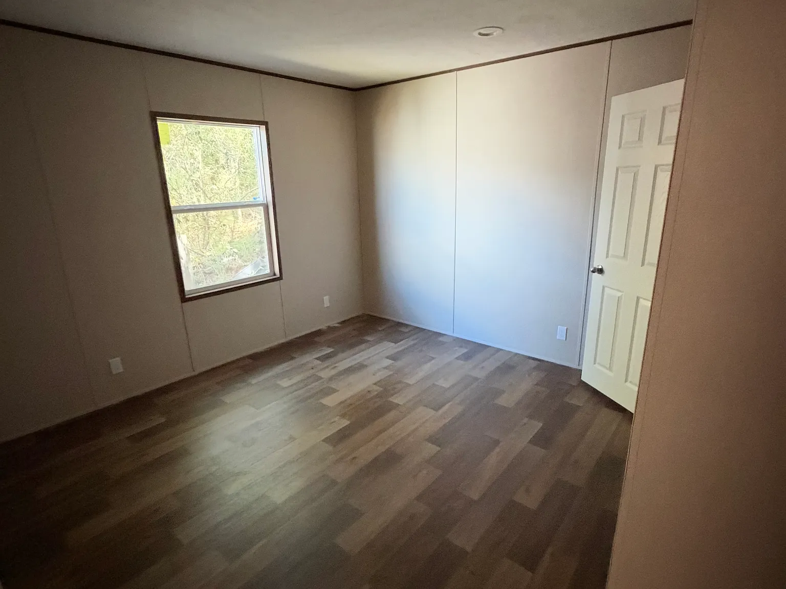 2 bed, $1,100 — Photo 4