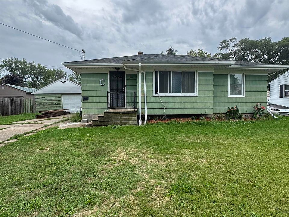 1st image of 1551 Gilbert St