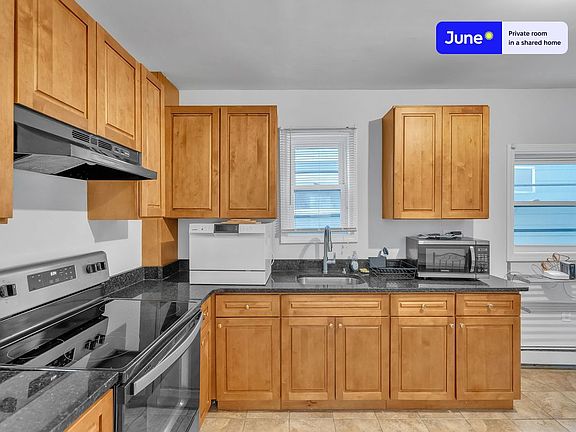 3rd image of 39 Adrian St #D