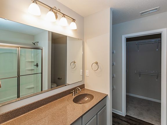 3rd image of 216 Mason View Ct