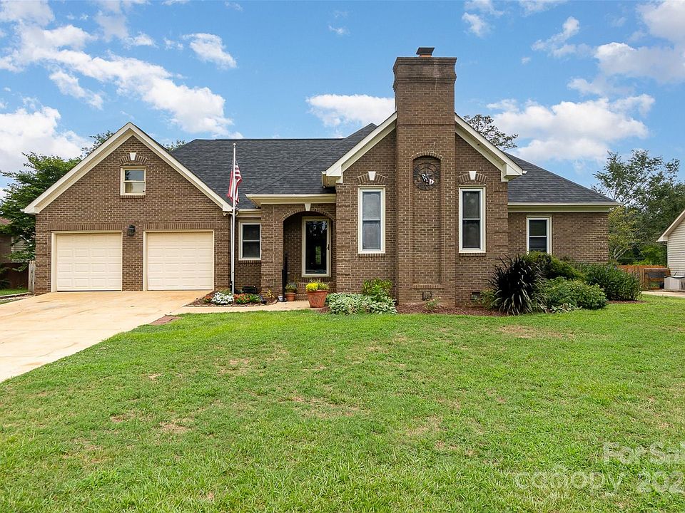 1st image of 109 Gregory Ct