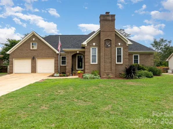 109 Gregory Ct, Mount Holly, NC 28120