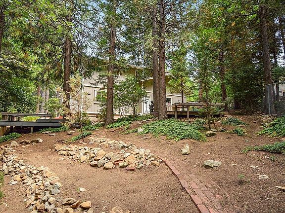 4th image of 670 Tyrol Dr
