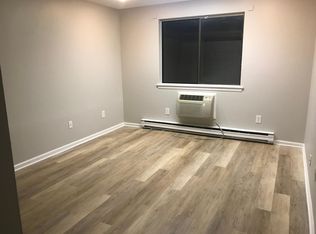 11D Pineview Dr #11D, Branford, CT 06405