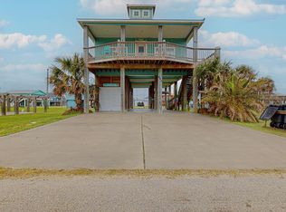 942 Olive Dr, Crystal Beach, TX 77650