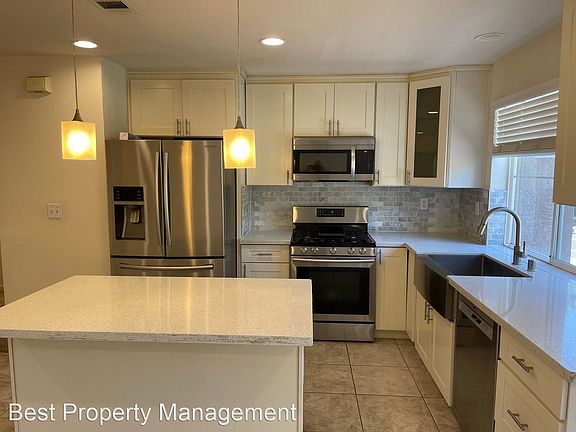 3rd image of 4748 Central Pkwy #62