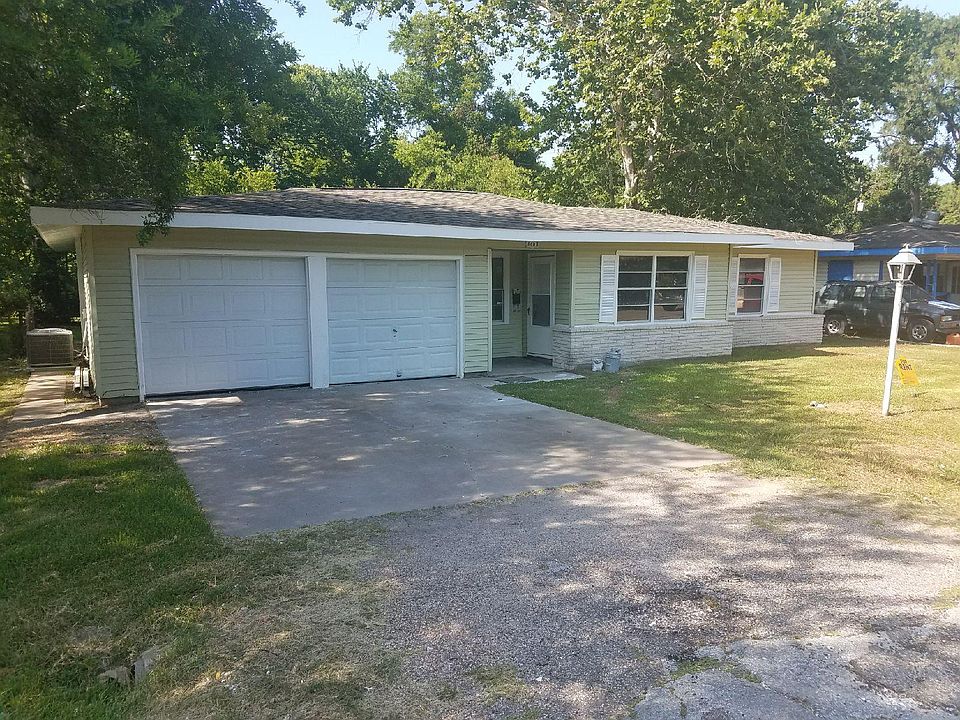 Front view of the house (Drive way to garage)