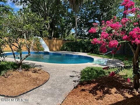 1st image of 214 BEECHWOOD Court