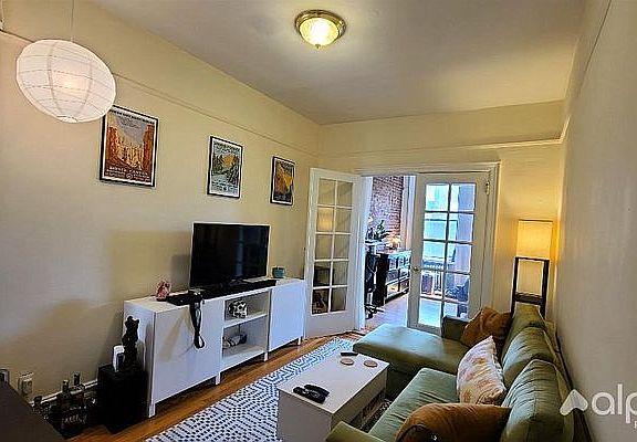2nd image of 211 E 14th St APT 18