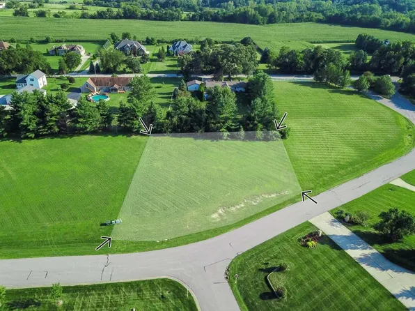 282 Bridlewood Ln, Valparaiso, IN 46385