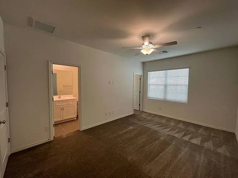 265 E Balsam Dr — Photo 28