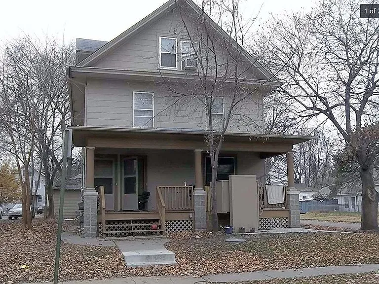 3205 Starr St — Photo 1