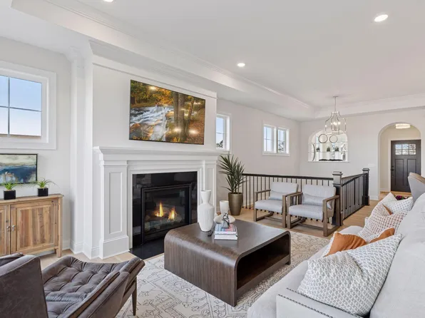 87 Spring Farm Rd, North Oaks, MN 55127