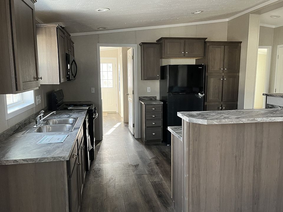 1st image of 2 Willow Dr #83