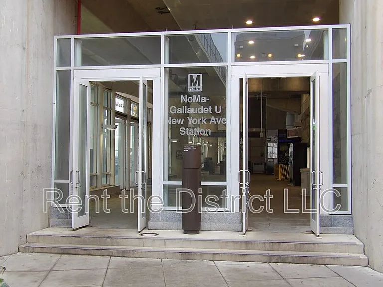 403 M St NE #B — Photo 12