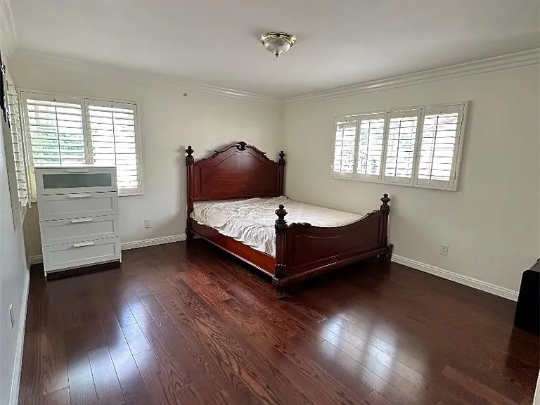 1233 S California Ave — Photo 16