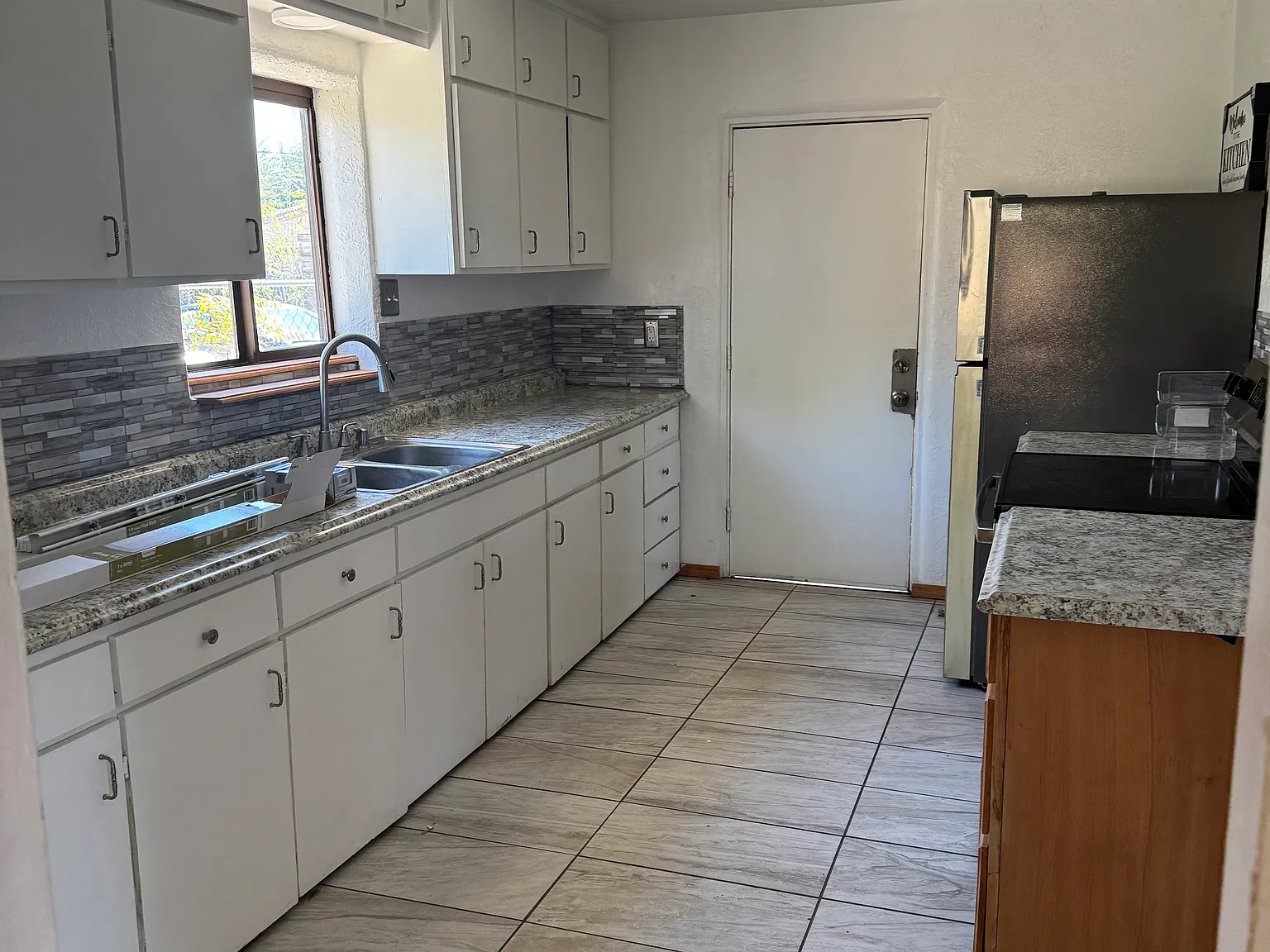 2 bed, $1,600 — Photo 2