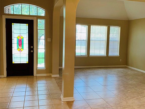 2nd image of 3105 Ravens Lake Cir