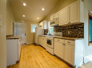 S92W23055 Milwaukee Ave, Big Bend, WI 53103