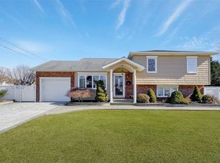 721 Highridge Rd, North Babylon, NY 11703